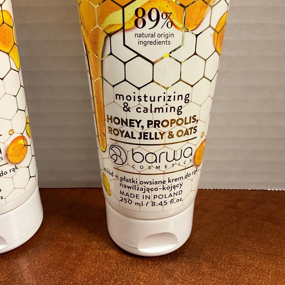 Barwa Honey & Oats Hand Cream - Cream and Yellow
